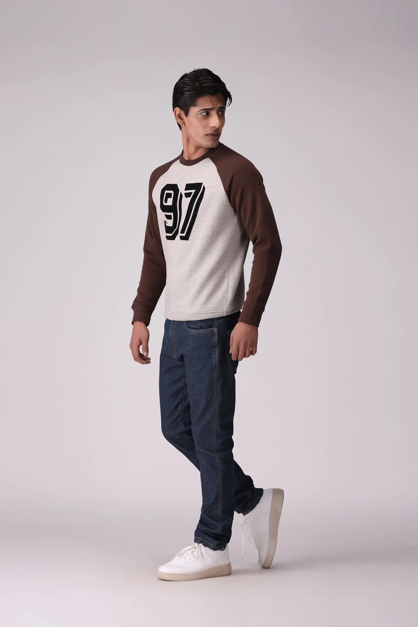 Flock Printed Raglan Sweatshirt Men Sweatshirt Winter 2024 Knit Story COUGAR- (Men Winter 2024)