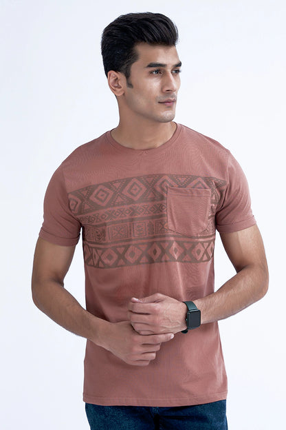 Clove Brown Tribal Print T-Shirt Men T-Shirt Pre Fall 2023 Vortex COUGAR   