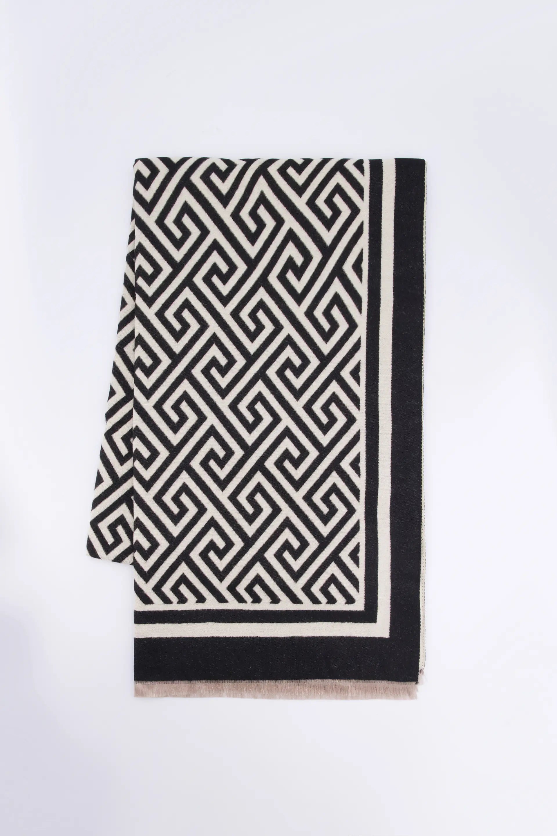 Geometrical Pattern Knit Scarf Women Shawl Winter 2024 Knit Story COUGAR C ( Winter 2024)