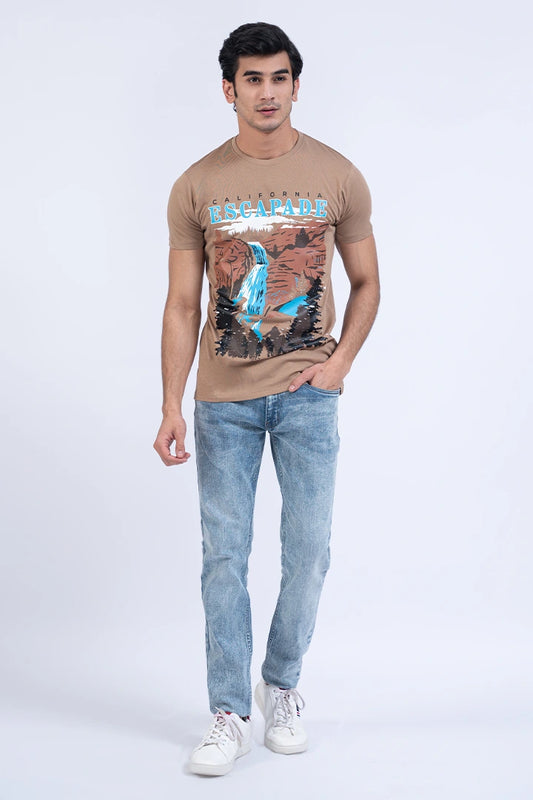 ESCAPADE Graphic T-Shirt Men Tee Summer V-3 2024 BACKDROP COUGAR- (Men V3 2024)