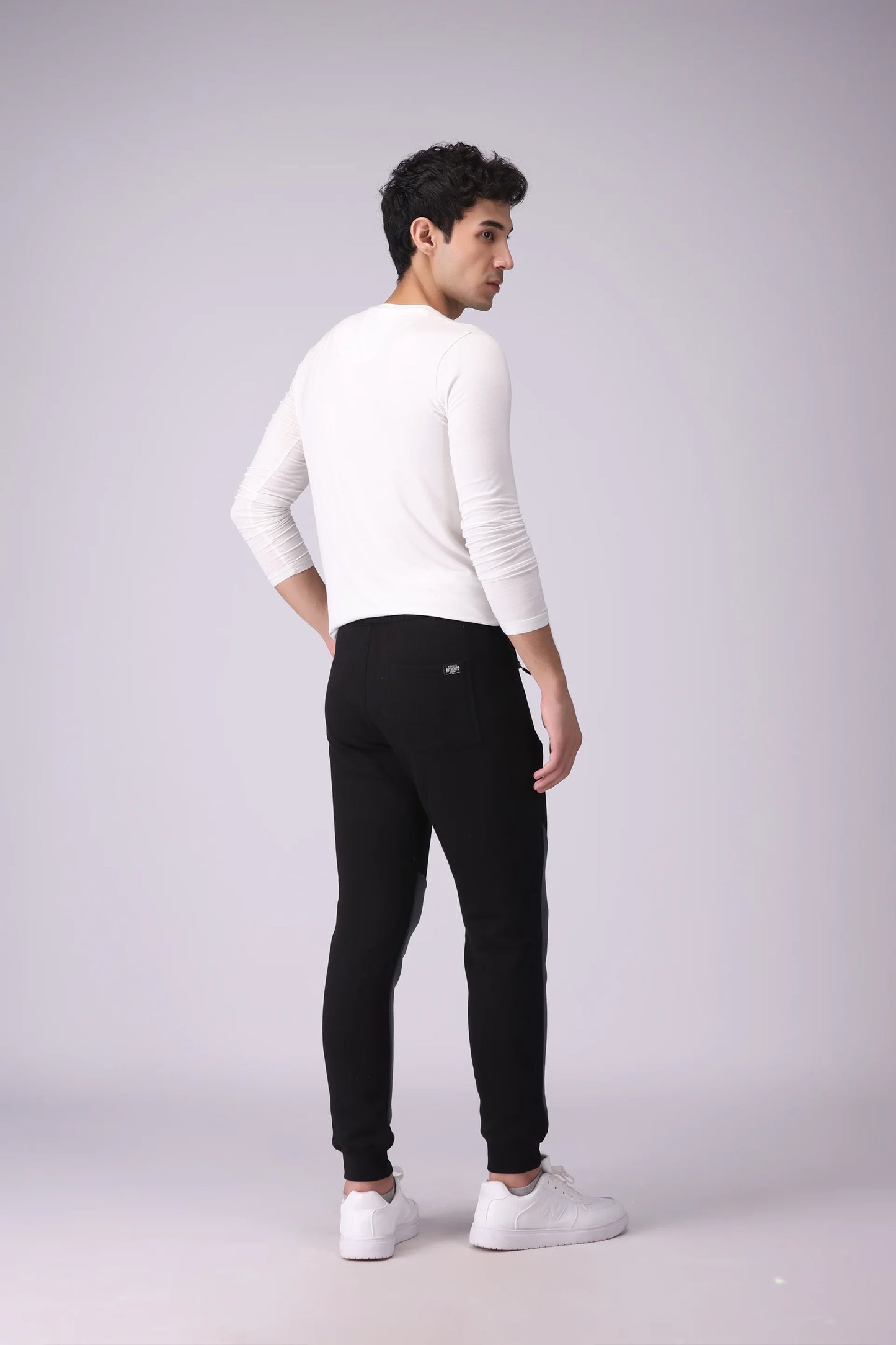 Slim Fit Contrast Paneled Jogger Pants Men Trouser Winter 2024 Knit Story COUGAR- (Men Winter 2024)   